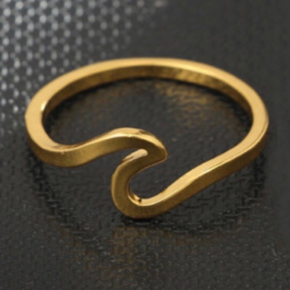 Wave Ring - Picture 5 of 5